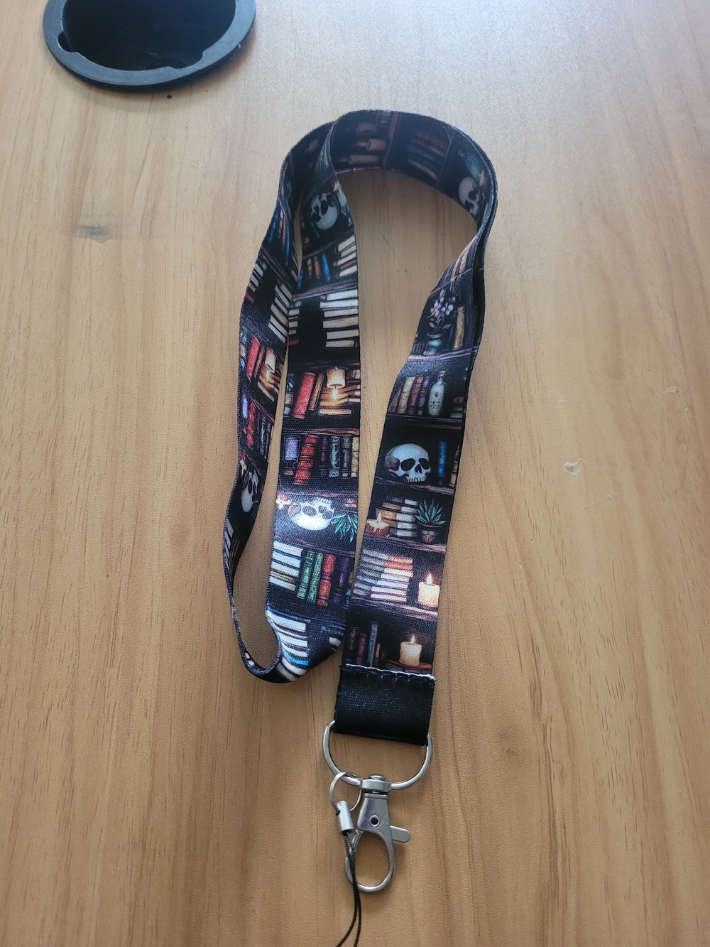 🍁NEW🍁 Gothic Skull & Books Black Lanyard with Metal Clip